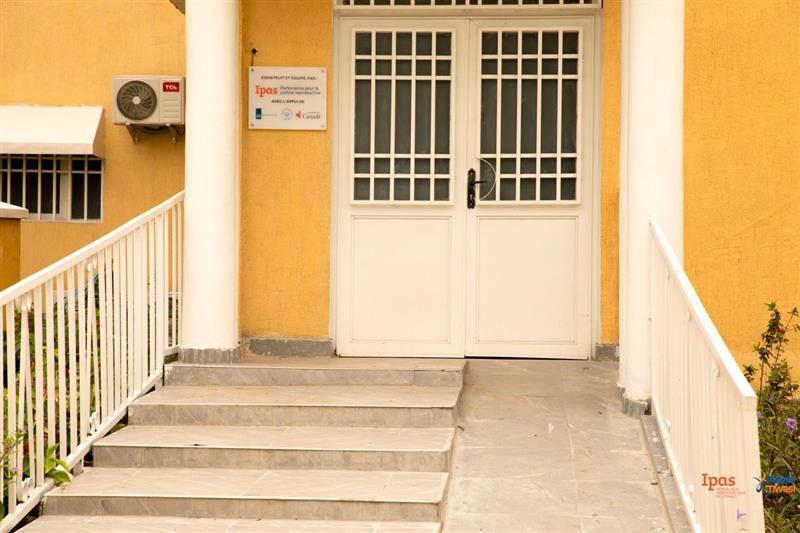 Women discussing healthcare